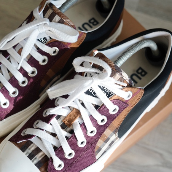 Burberry Paneled Limited Edition sneakers - Picture 2 of 6